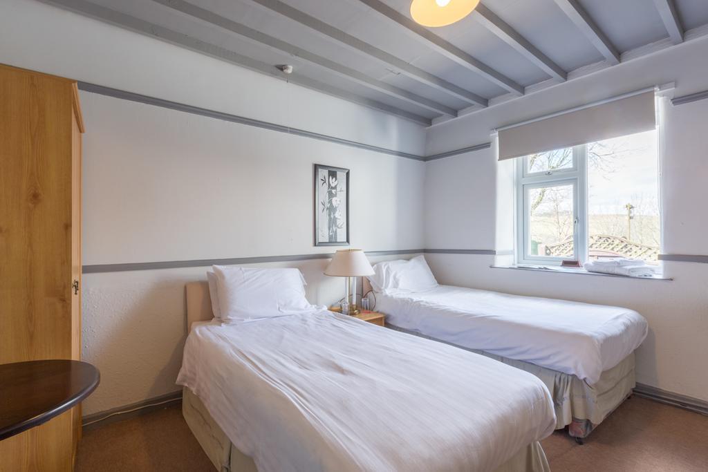 The Cross Keys Inn Тибей Номер фото