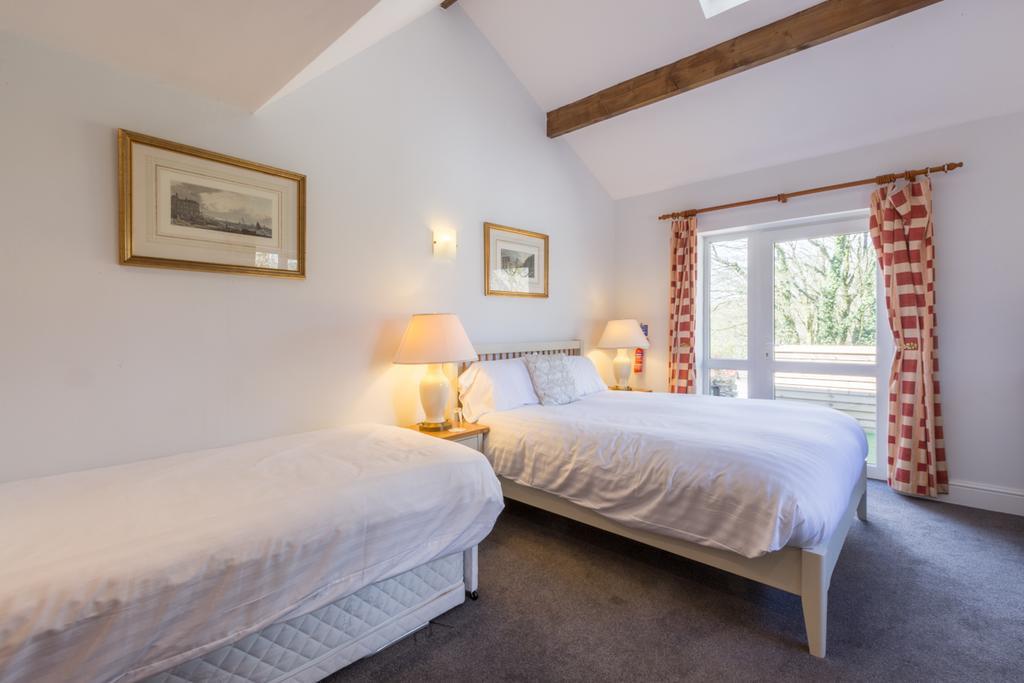 The Cross Keys Inn Тибей Номер фото