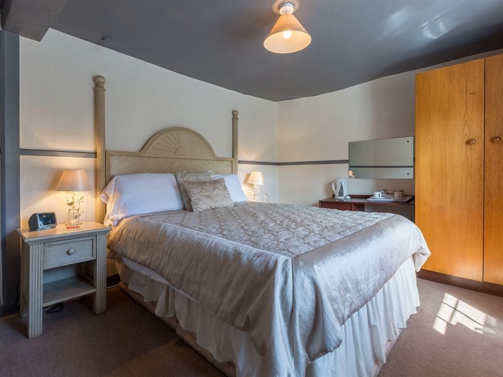 The Cross Keys Inn Тибей Экстерьер фото